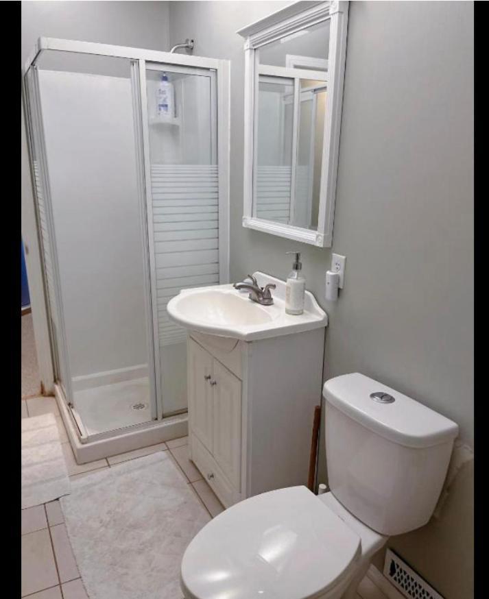 Best Garden House&3 Mins Bus Station Close C-Train&Free Parking YYC Екстериор снимка